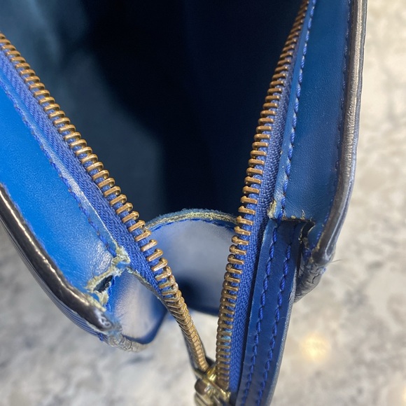 Louis Vuitton LV Hand Bag Saint Jaques - Blue Epi - Picture 12 of 12